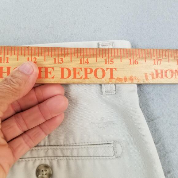 Dockers Pants Mens 32x32 Khaki D3 Classic Fit Flat Front Straight Leg Chino - Picture 9 of 14